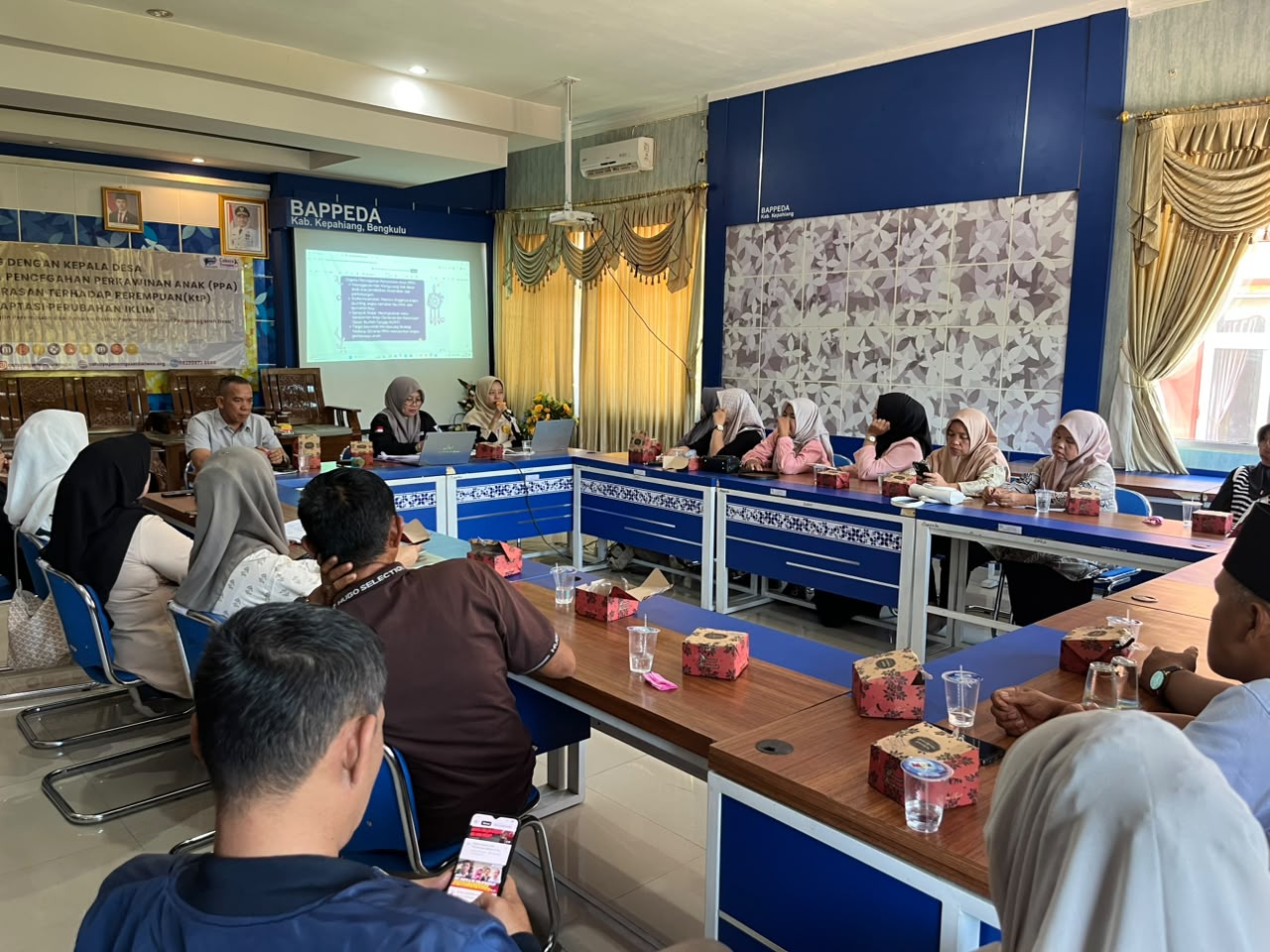 Dialog dengan Kepala Desa tentang GEDSI, Pencegahan Perkawinan Anak (PPA), Pencegahan Kekerasan terhadap Perempuan (KtP), dan Adaptasi Perubahan Iklim di Kab. kepahiang Dialog dengan Kepala Desa tentang GEDSI, Pencegahan Perkawinan Anak (PPA), Pencegahan Kekerasan terhadap Perempuan (KtP), dan Adaptasi Perubahan Iklim di Kab. kepahiang