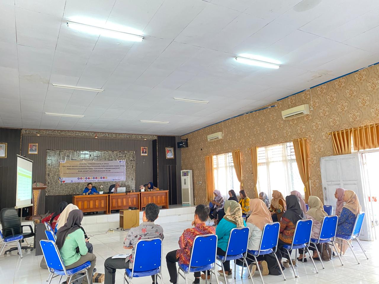 Dialog dengan Kepala Desa tentang GEDSI,PPA, KtPA, dan Adaptasi Perubahan Iklim di Kab. Seluma Dialog dengan Kepala Desa tentang GEDSI,PPA, KtPA, dan Adaptasi Perubahan Iklim di Kab. Seluma