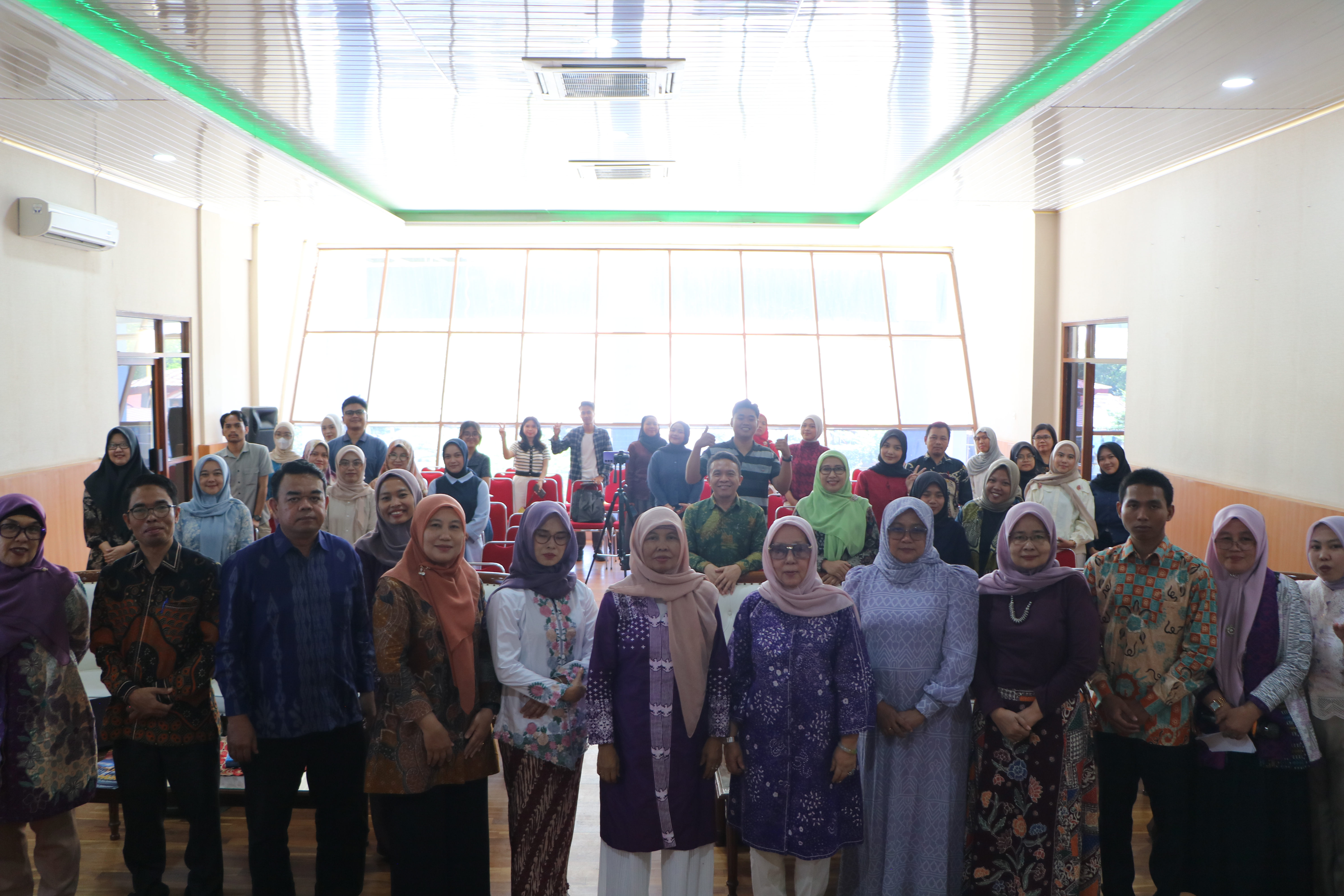 26 Tahun Mengawal Keadilan, Cahaya Perempuan Bengkulu Luncurkan Buku dan Gelar Seminar Nasional Perlindungan Hak Perempuan dan Anak